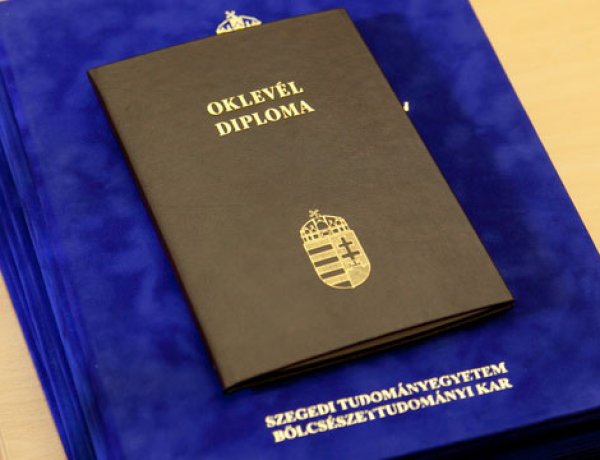 ITM: már csaknem 110 ezer diplomát állítottak ki nyelvvizsgamentesen