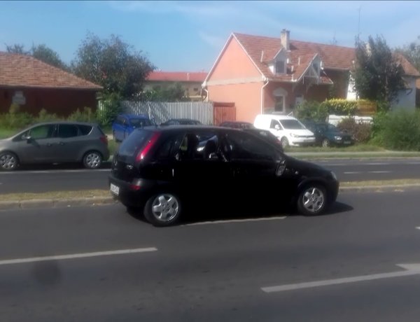Kamion és személyautó ütközött az Inczédy soron péntek délelőtt