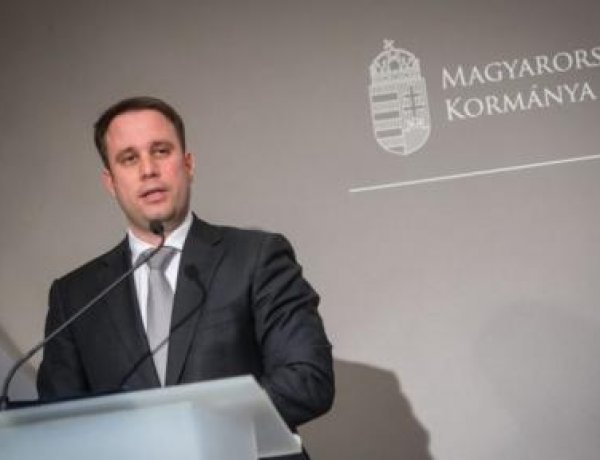Dömötör Csaba: a kormány új tájékoztató filmeket jelentet meg