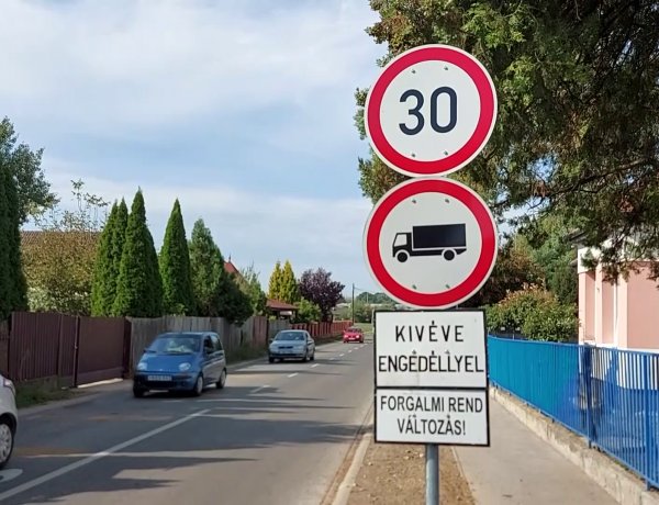30 km/h-s sebességkorlátozást vezettek be a Belső körút és a László utca közötti szakaszon