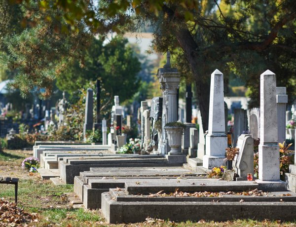 A temetők fejlesztései mindenszentekig befejeződnek - Lakossági igények alapján