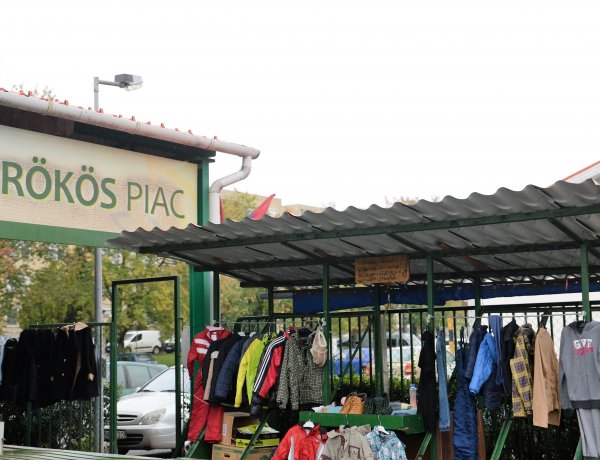Használt ruhák cserélnek gazdát az Örökösföldi Piactéren vasárnap!