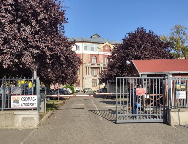 Megváltozott a csomagleadás helye a Jósa András Oktatókórházban