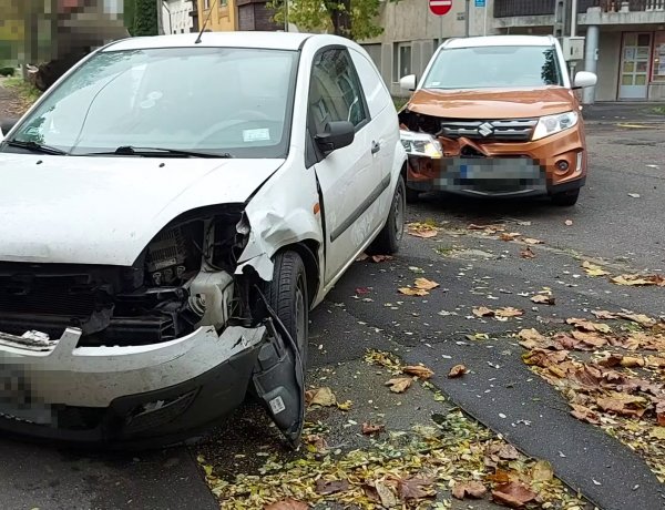 Figyelmen kívül hagyta a stoptáblát, balesetet okozott      