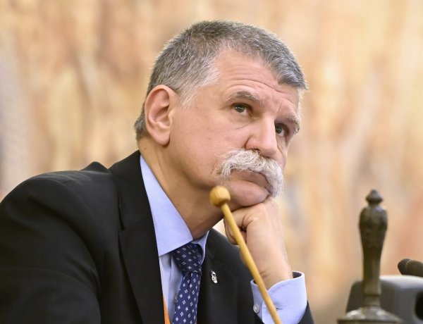 Hazánk nem tervez új korlátozást az ünnepekig               