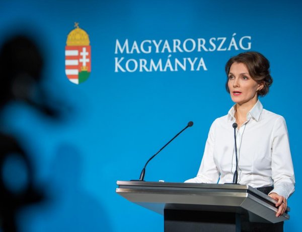 Operatív törzs: december végén kezdődhet az egészségügyi dolgozók oltása