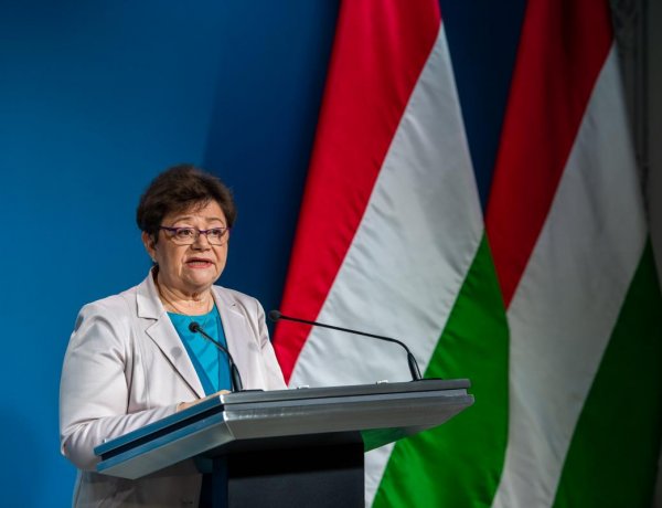 Már valamennyi egészségügyben dolgozónak, gyógyszerésznek elérhető a védőoltás