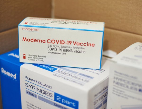 Csütörtökön kezdődik a legidősebbek oltása, már megérkeztek az oltóanyagok a megyébe