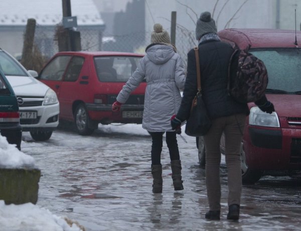Korcsolyapályává válhatnak az utak az ország egy részén             