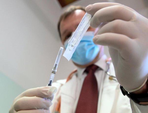 Szlávik: az oltásokkal csökkenthető a harmadik hullám nagysága