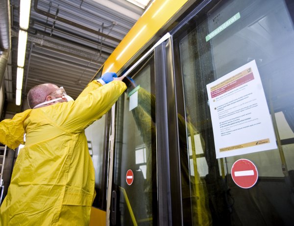 Minden éjjel és napközben takarítják az autóbusz-állomásokat, valamint a járműveket