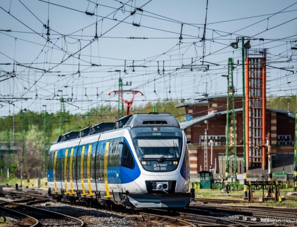 Az óraátállítás miatt változik néhány éjszakai belföldi és nemzetközi vonat menetrendje