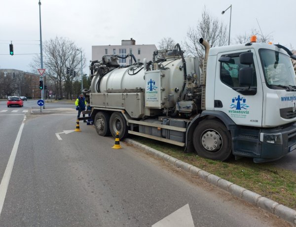 Forgalomkorlátozás mellett szennyvízvezetékeket vizsgál és tisztít a Nyírségvíz Zrt.