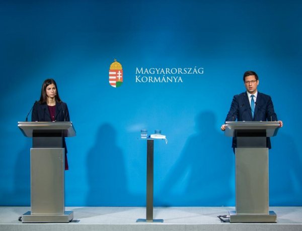 Gulyás Gergely: a cél, hogy minél többen oltassák be magukat