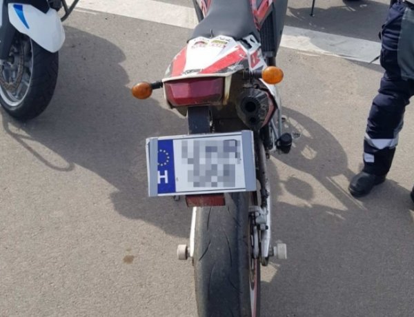 Nem tudta megtéveszteni a motoros rendőröket                