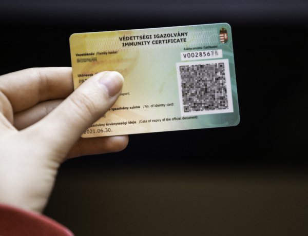 Külgazdasági és Külügyminisztérium: védettségi igazolványok elfogadása