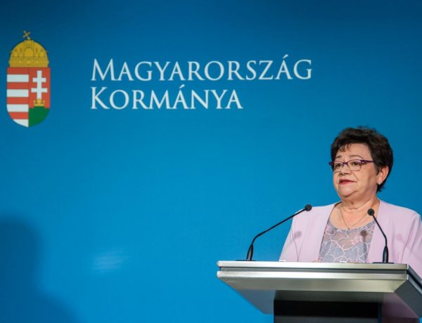 Országos tisztifőorvos: az óvatosság a harmadik hullám leszálló szakaszában is fontos