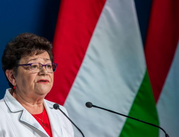 Országos tisztifőorvos: Szputnyik V vakcinára is lehet időpontot foglalni