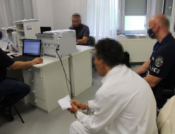 Háziorvosra és segítőjére csaptak le a szabolcsi rendőrök             