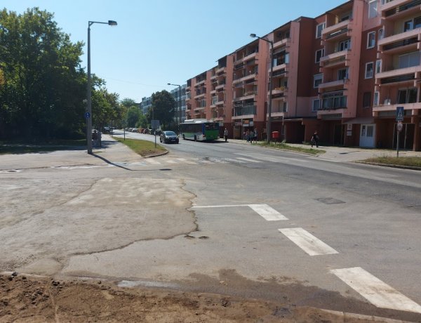 Átadták a forgalomnak a Stadion utca és a Vasvári Pál utca csomópontját