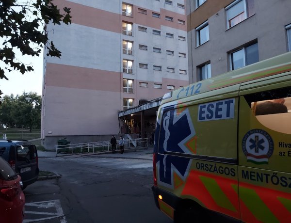 Az Ungvár sétányon magasból eséshez riasztották a mentőket   