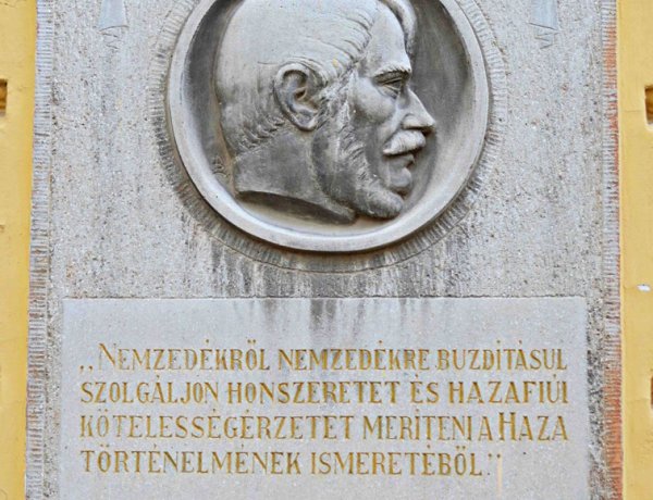 Száz éve vette fel Kossuth nevét az Evangélikus Főgimnázium 