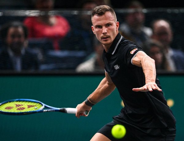Szettet nyert Fucsovics Márton Djokovic ellen, de a világelső győzött Párizsban