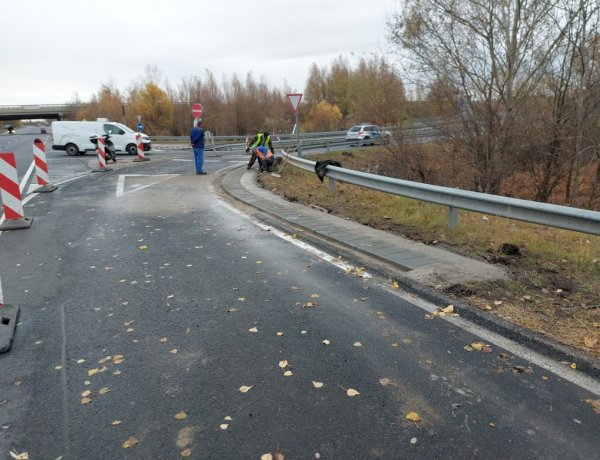 Az M3-as autópálya Debreceni úti le- és felhajtójánál rázópadkát építenek ki