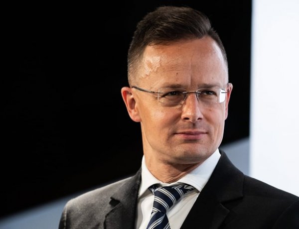 Szijjártó Péter újabb utazási megállapodást jelentett be                    
