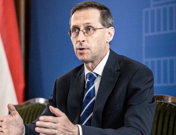 Varga Mihály: A kamatstopnak köszönhetően 30 milliárd forint marad a magyar családoknál