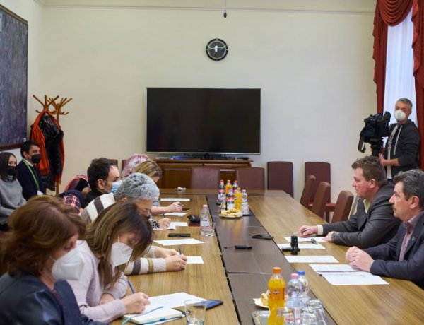 Hírösszefoglaló: megújul a múzeum, diákokat jutalmaztak, változó szabályok és vörös kód