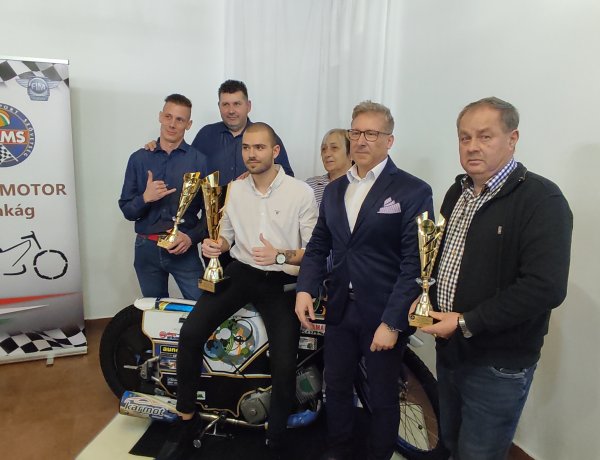 Sikeres volt a 2021-es év - Nyíregyházán tartotta a díjátadót a Salakmotor Szakág