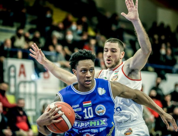 Fontos meccset veszítettek el a kosarasok