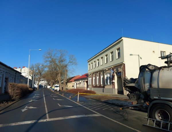 Csatornamosási munkálatok miatt lezárások a Szent István utca egy-egy szakaszán