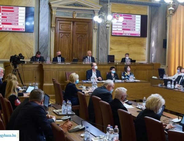 Heti hírösszefoglaló: közgyűlés, átadták az Atlétikai Centrumot, újra elképzelhető a laktanya is Nyíregyházán