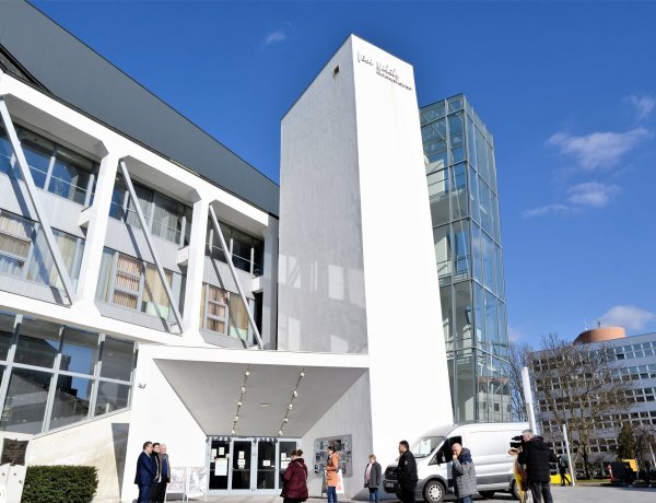 A Váci Mihály Kulturális Központban már a Költészet napjára készülnek