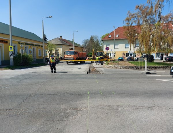 Gázvezetékek korszerűsítését végzik az Eötvös utca környékén, forgalomkorlátozás mellett
