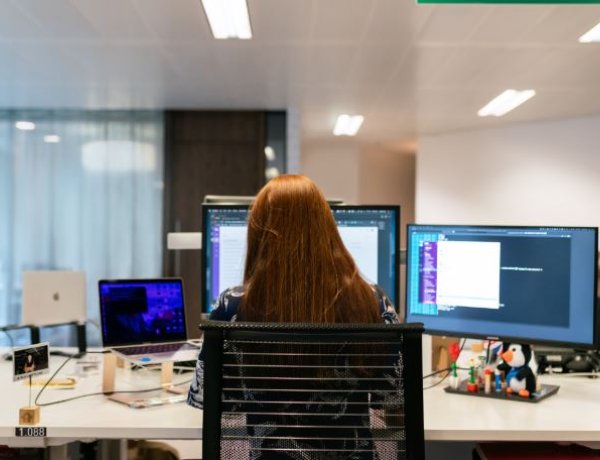 Ismét lehet jelentkezni ingyenes informatikai képzésre az Újratervezés Programban