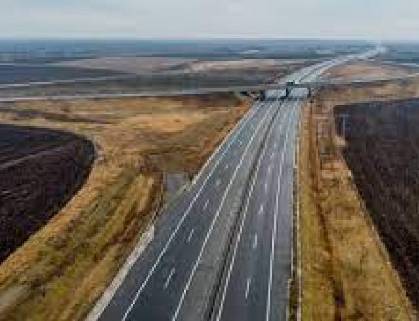 Rogán Antal: 2032-ig 317 kilométer új út épül, 265 kilométer hosszan sávbővítések is lesznek