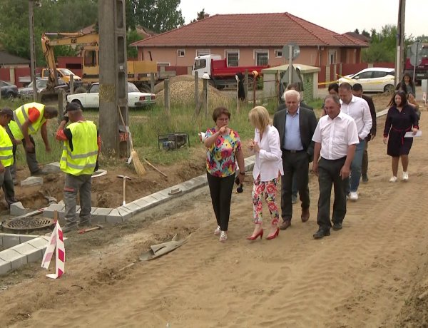 Kistelekiszőlőben földútból aszfaltossá épül a Gömb utca