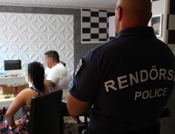Emberkereskedelem és kényszermunka miatt kell felelniük