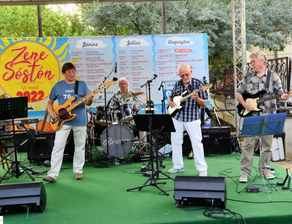 Tömeg előtt zenélt a Ret-Rock!