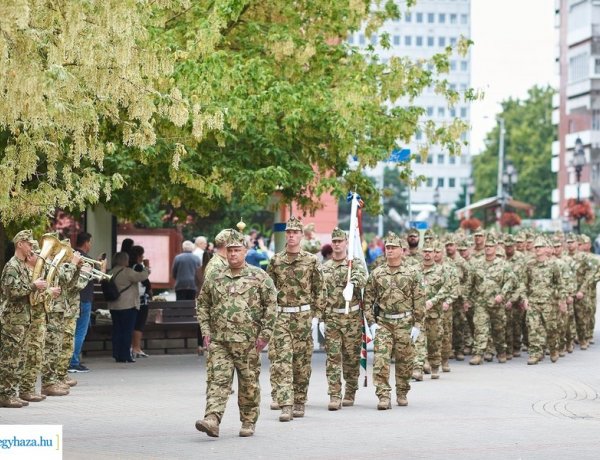 Történelmi jelentőségű katonai misszió indul Irakba