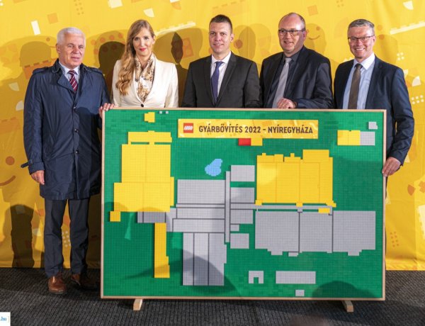 Tető alá kerültek a LEGO új üzemcsarnokai 