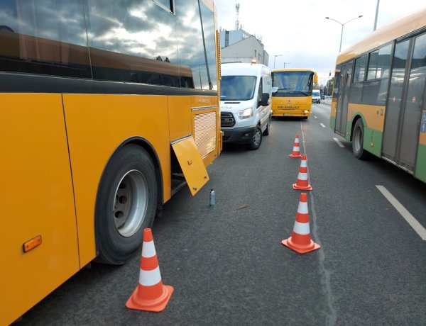 Műszaki meghibásodás miatt több órán keresztül vesztegelt egy autóbusz a Mező utcán