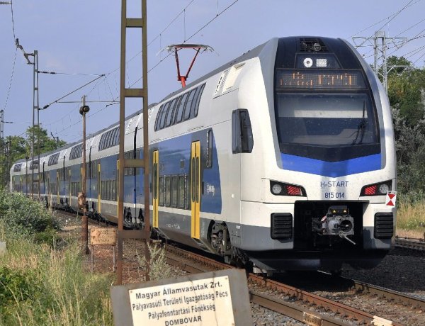Késnek a vonatok az egyik fővonalon