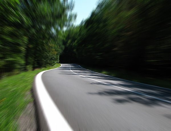 Országosan közel 120 kilométeren indultak újra útfelújítások az állami közúthálózaton