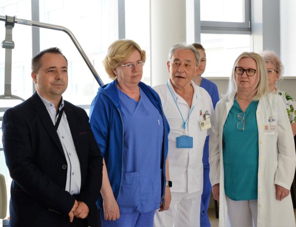 Adomány – Közel félmillió forint értékű intenzív ágyat kapott a kórház
