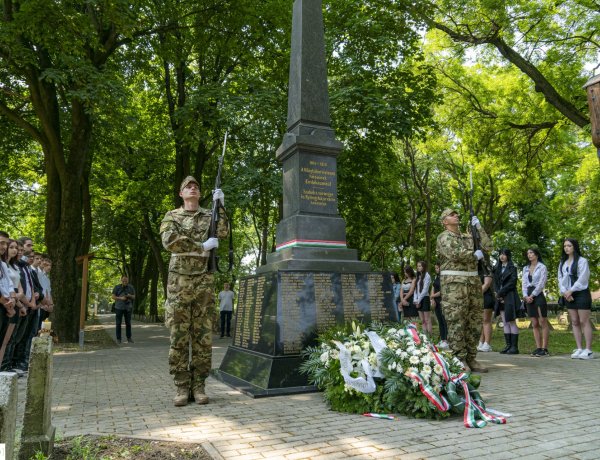 Hősök Napja – Három helyszínen tisztelegtek Nyíregyházán