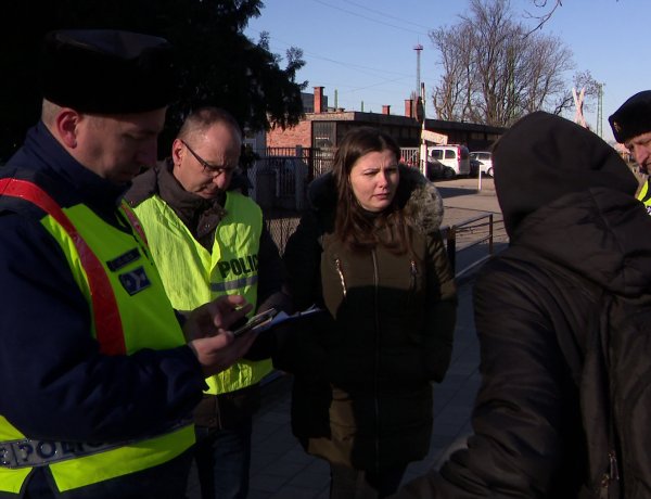 Csellengők – Iskolakerülő diákokat igazoltattak a rendőrök az állomáson
